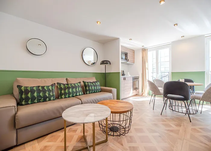 Cosy Flats- Notre Dame
