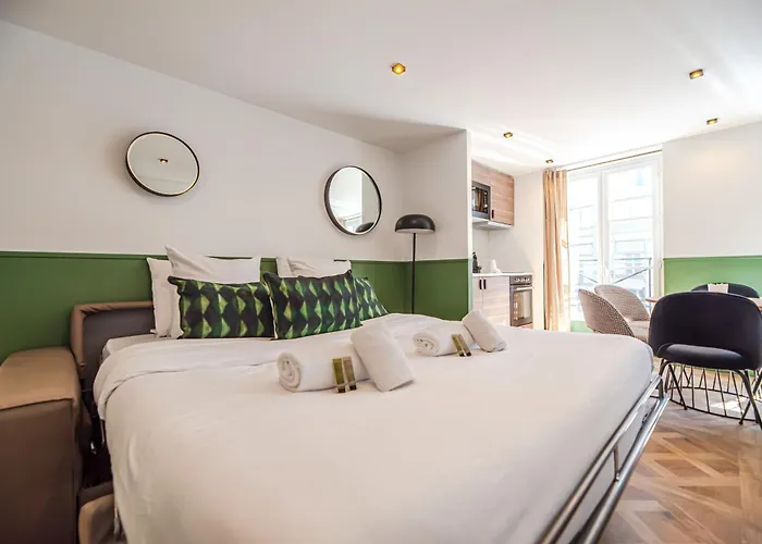 Cosy Flats- Notre Dame
